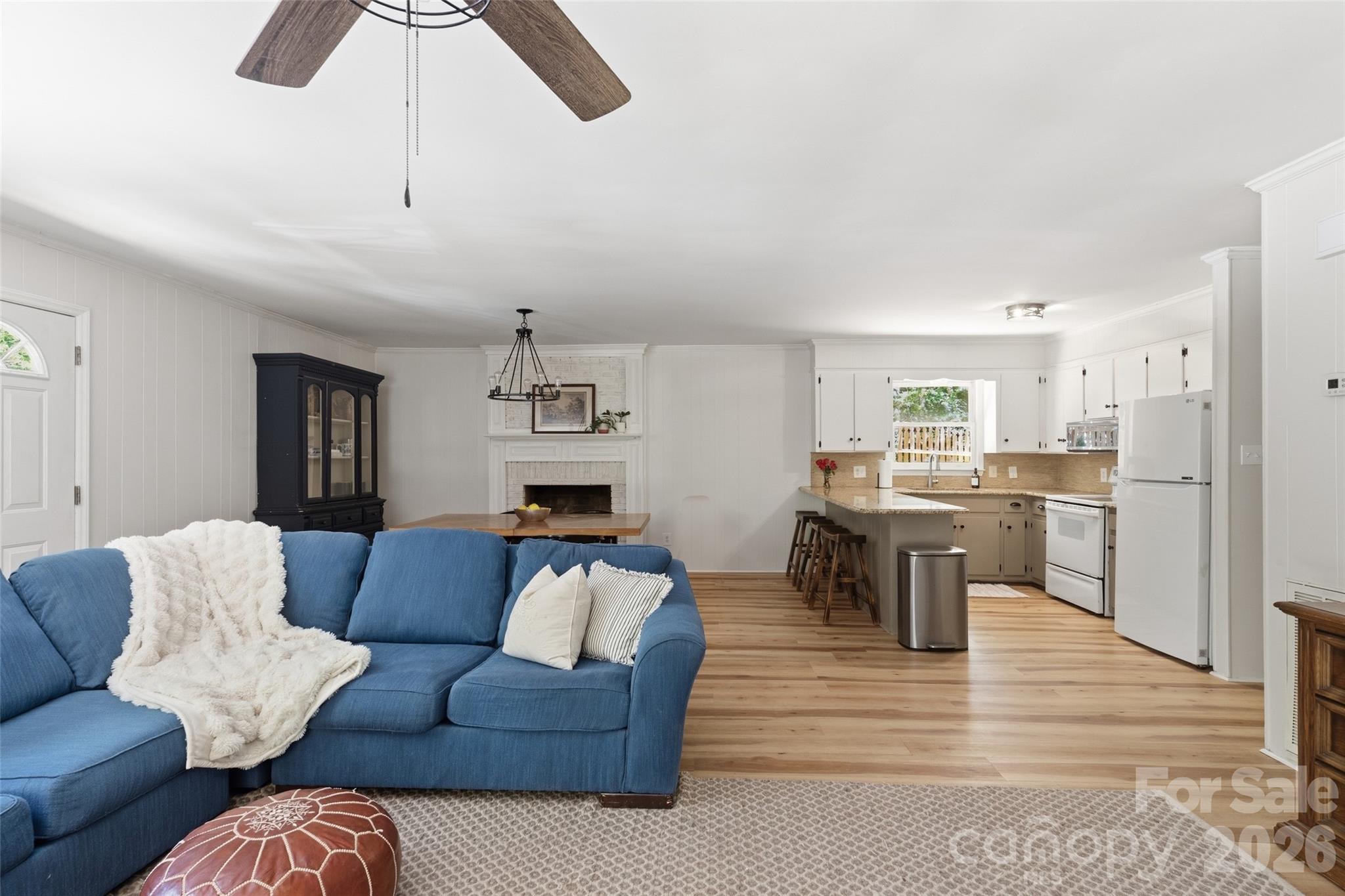 609 Davis Street