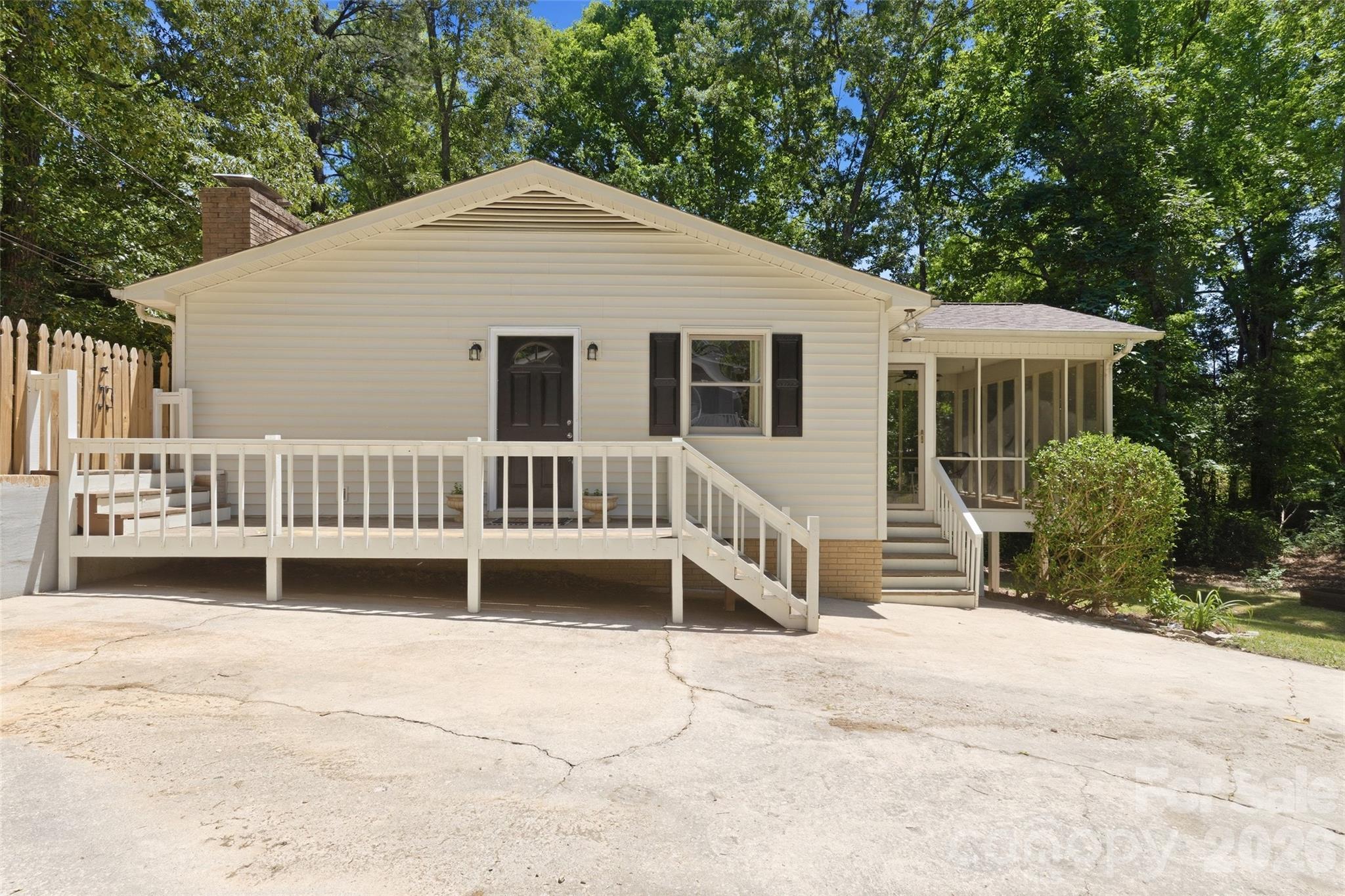 609 Davis Street