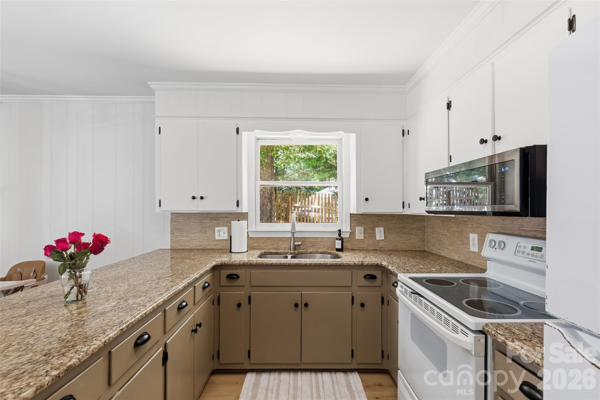 609 Davis Street