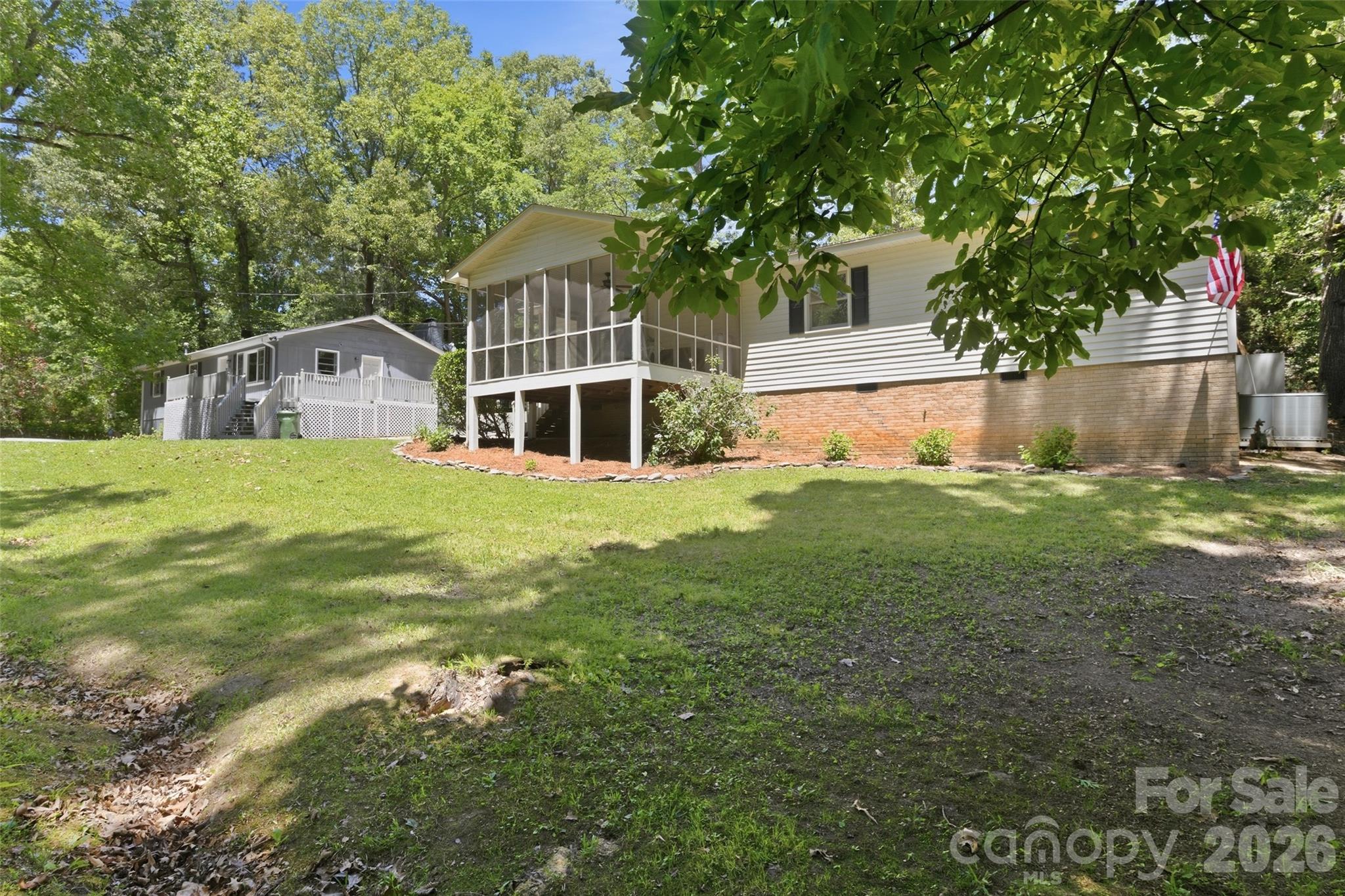 609 Davis Street