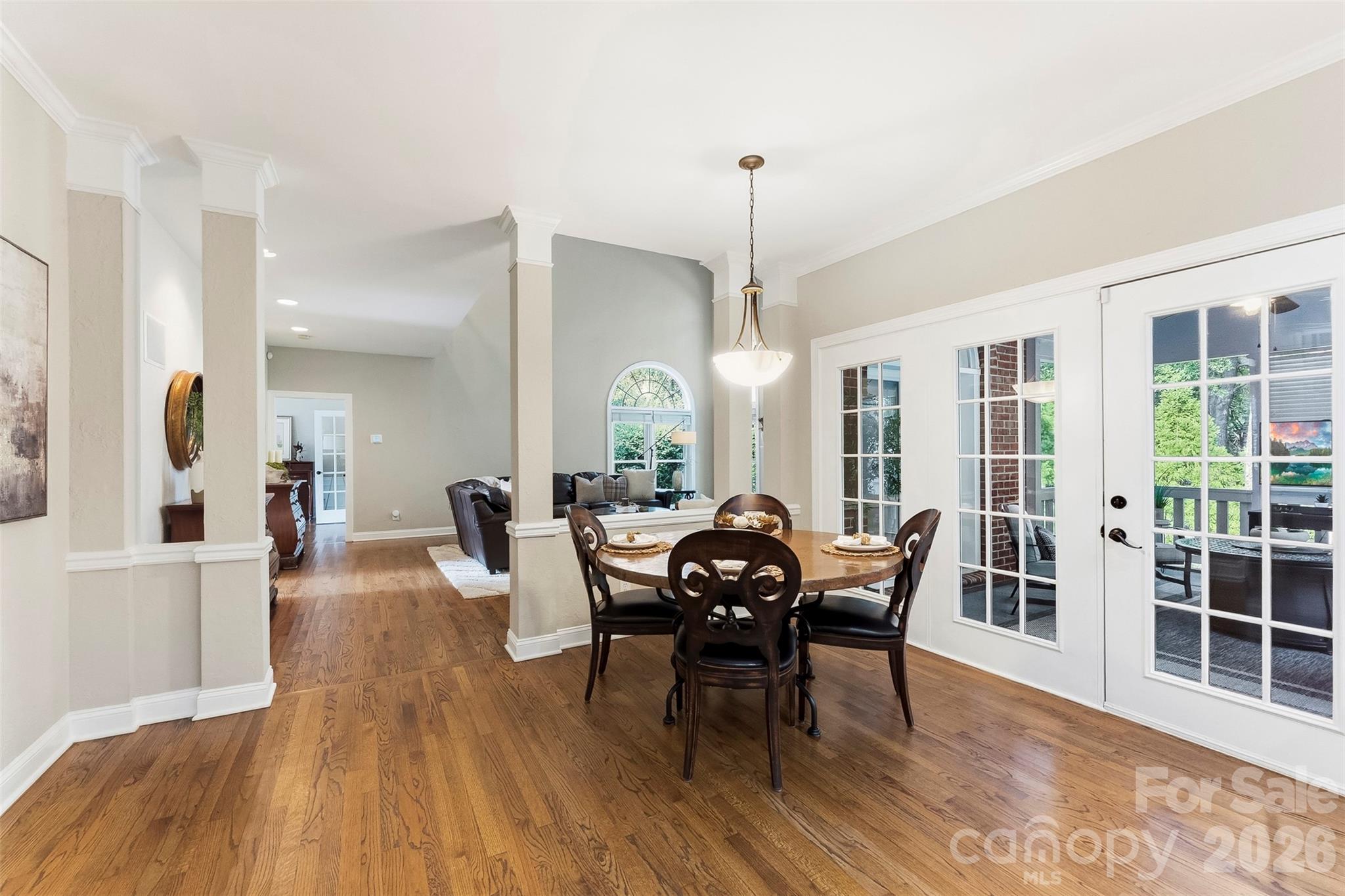 7337 Versailles Lane