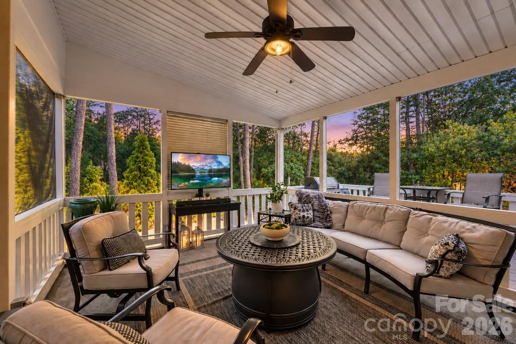 7337 Versailles Lane