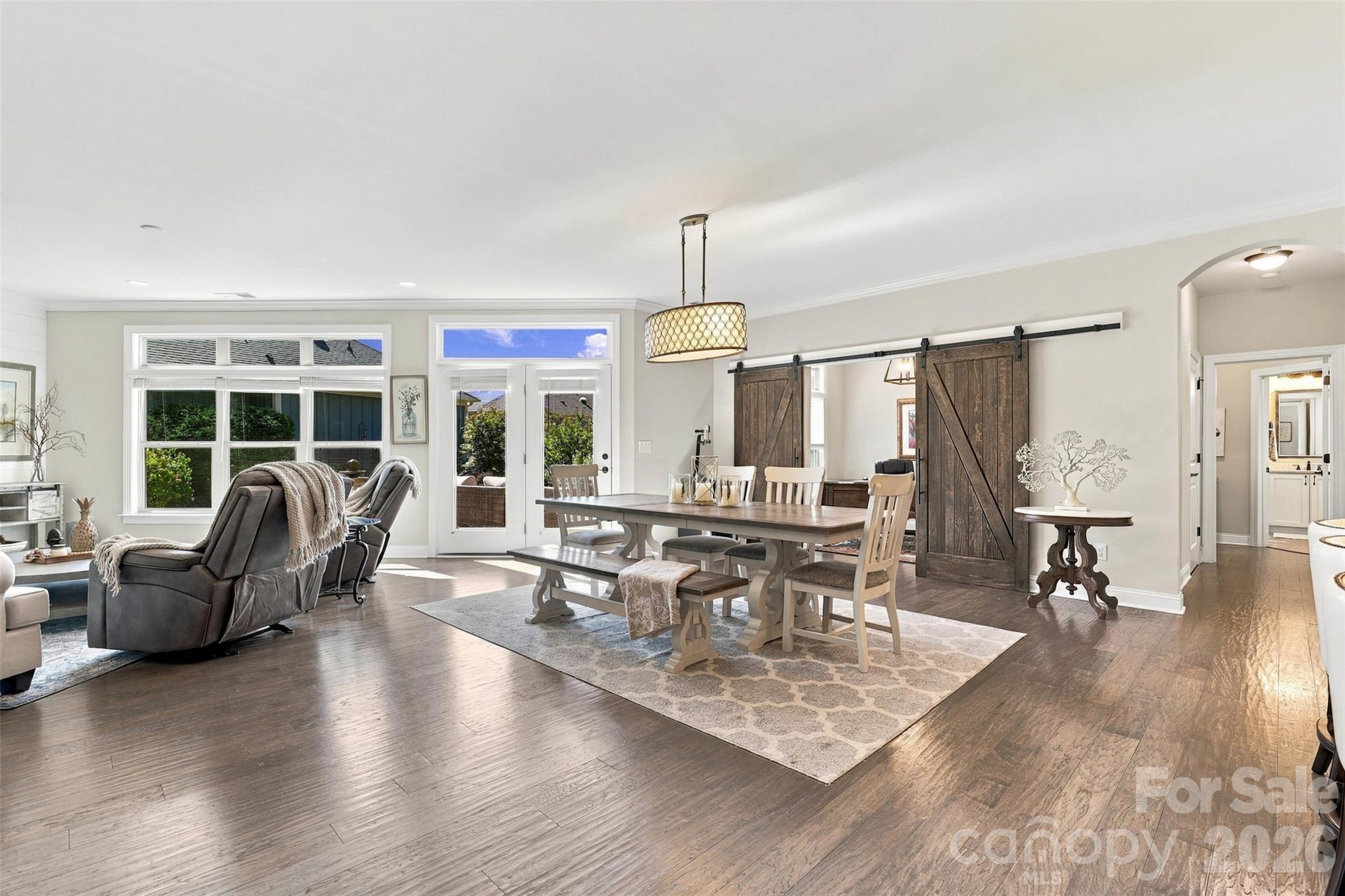 2213 Lincolnshire Lane