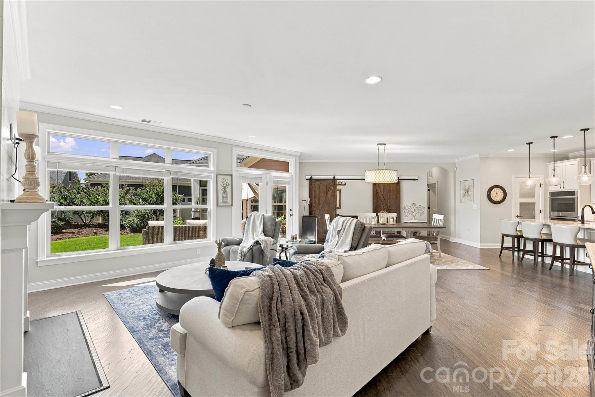 2213 Lincolnshire Lane