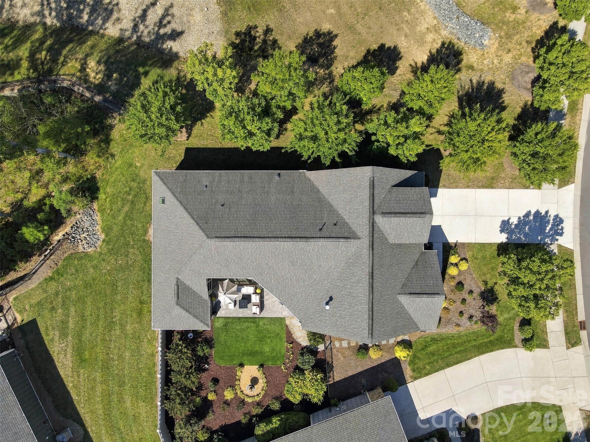 2213 Lincolnshire Lane
