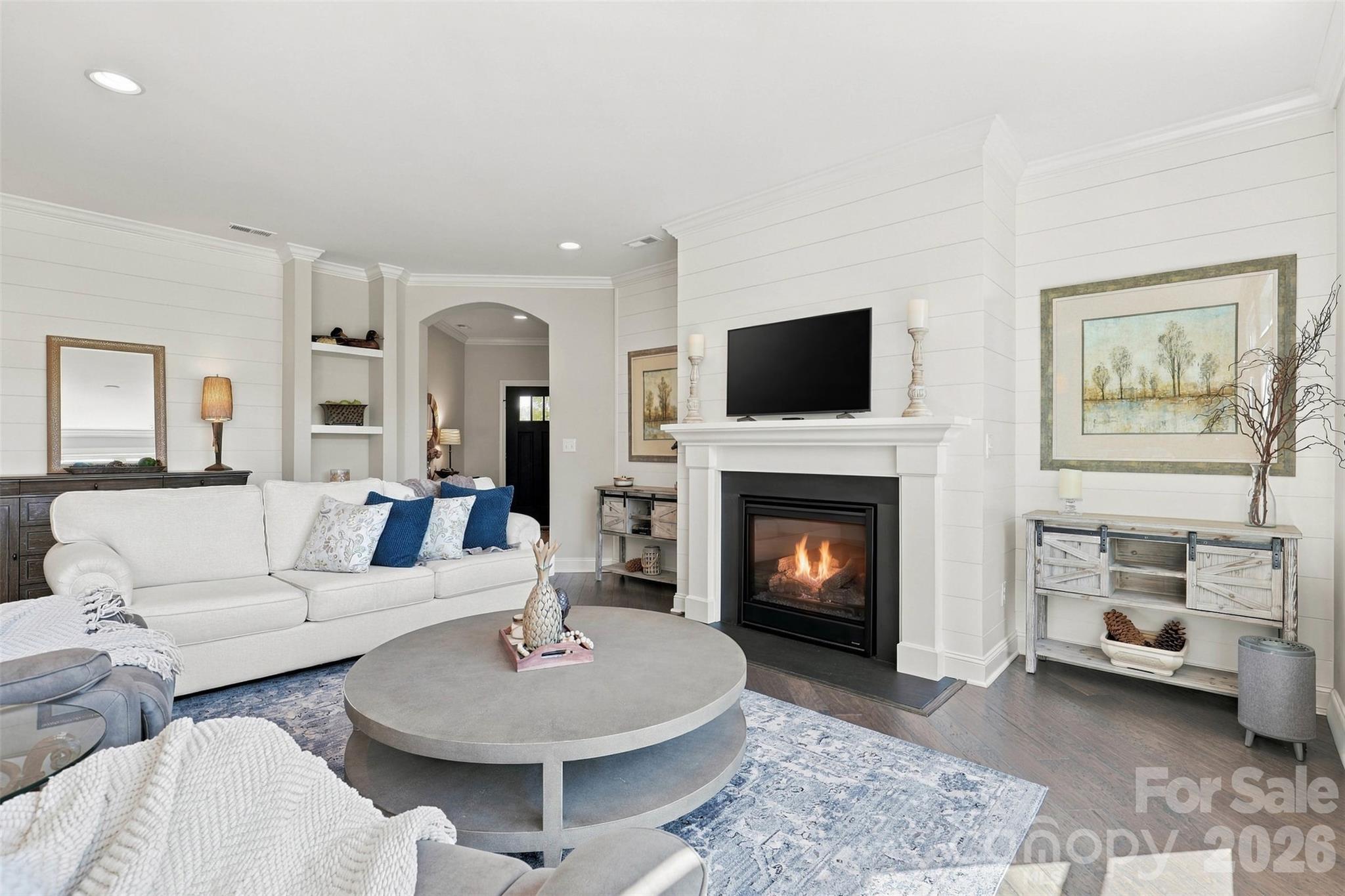2213 Lincolnshire Lane