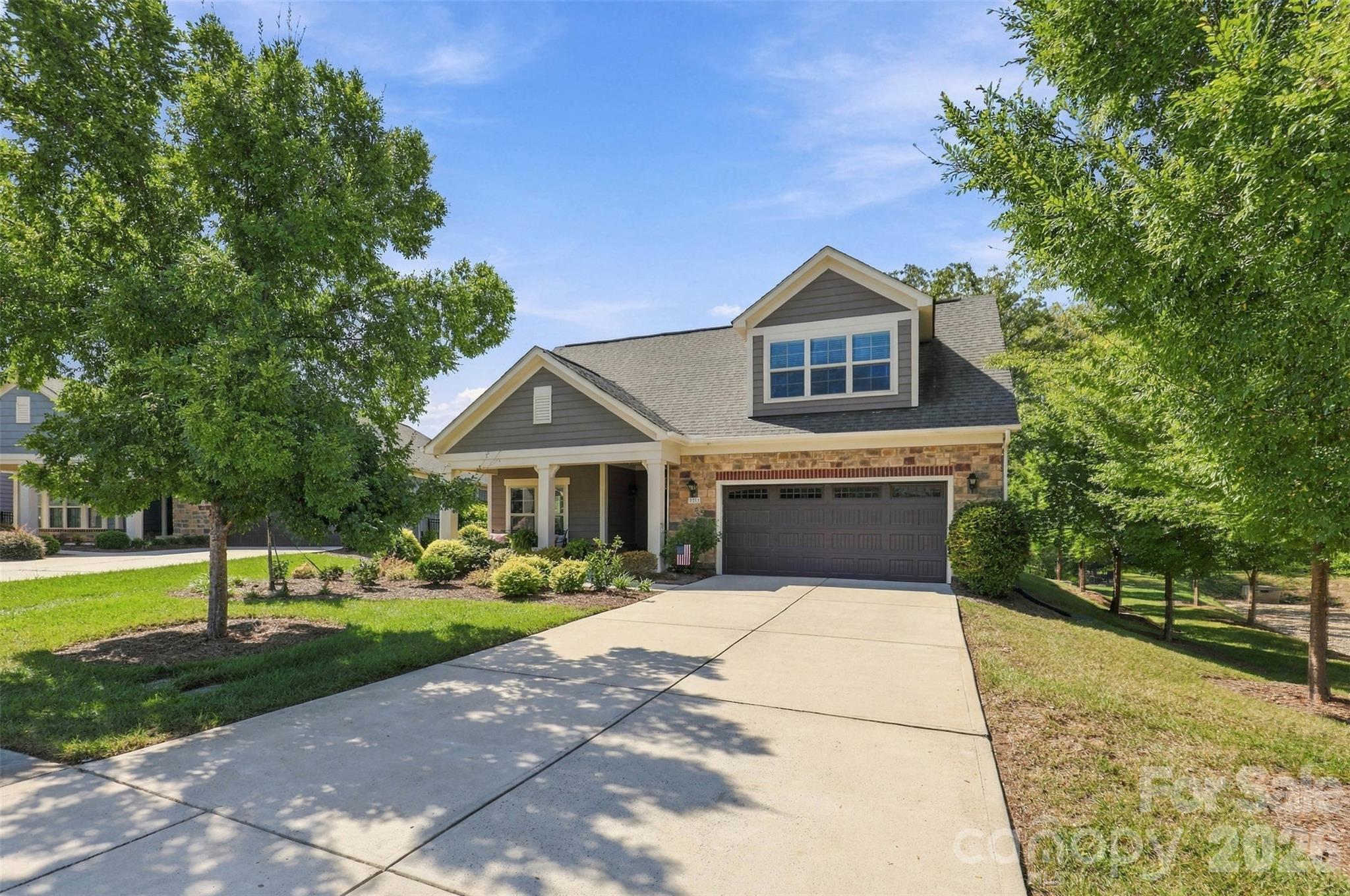 2213 Lincolnshire Lane