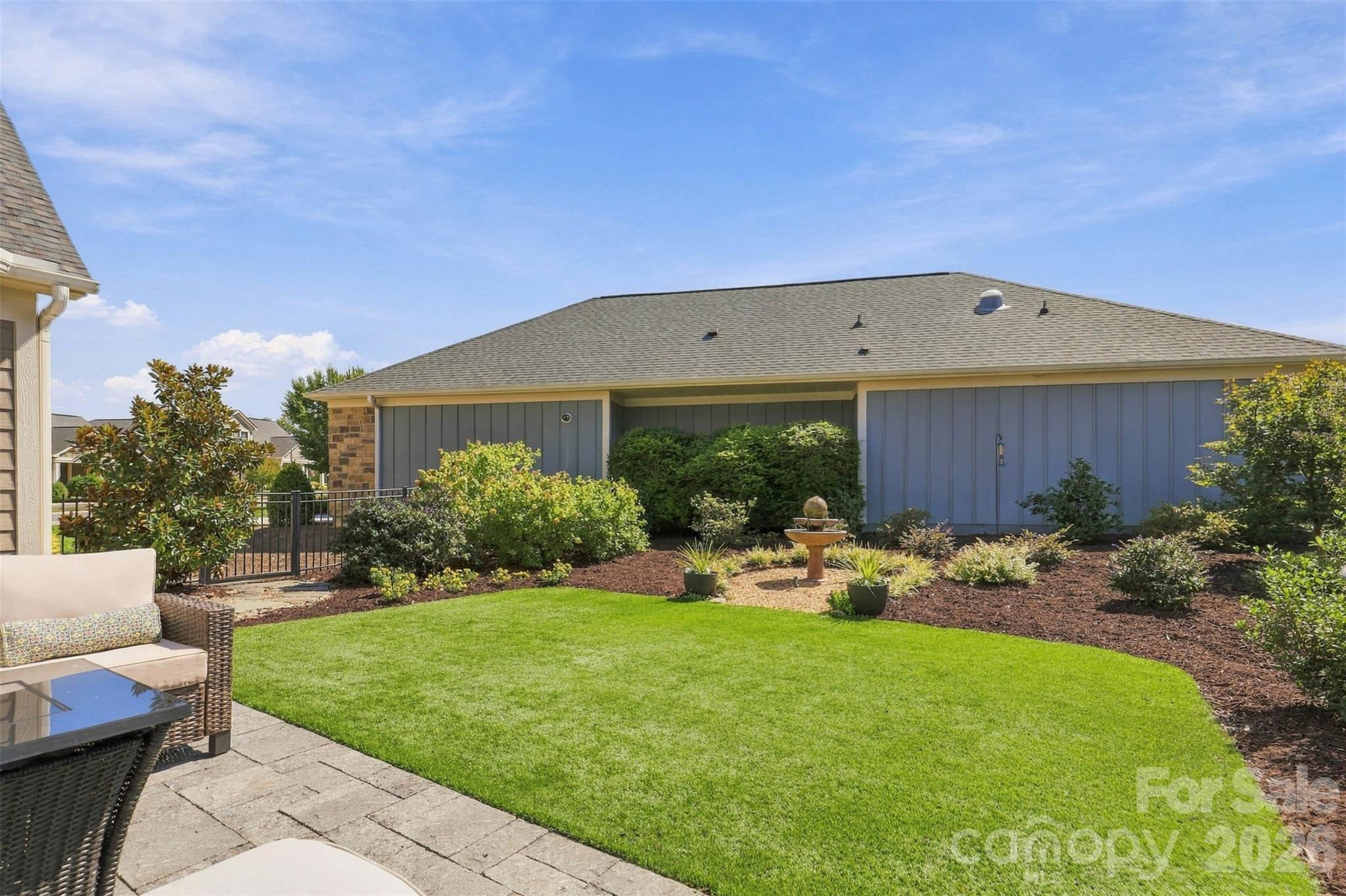 2213 Lincolnshire Lane