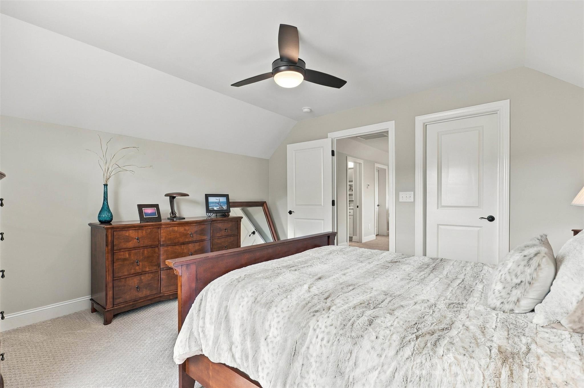 2213 Lincolnshire Lane
