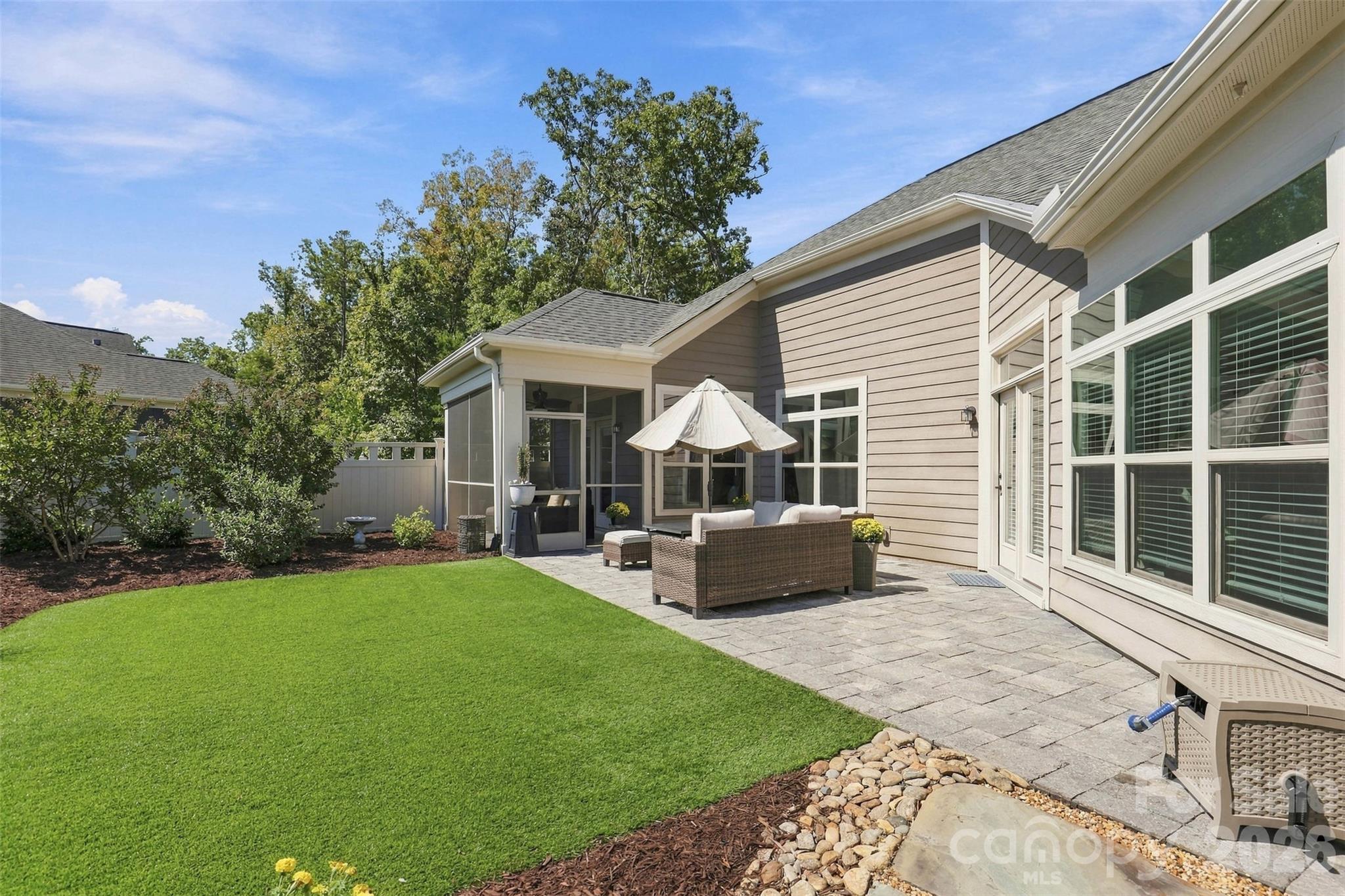 2213 Lincolnshire Lane