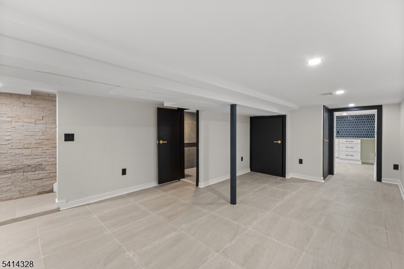 79 3Rd St