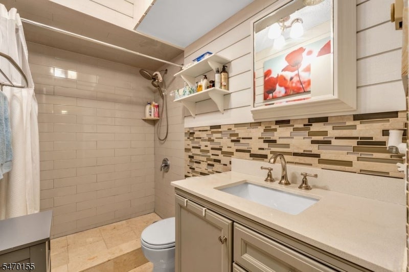 129 W 33Rd St A-2