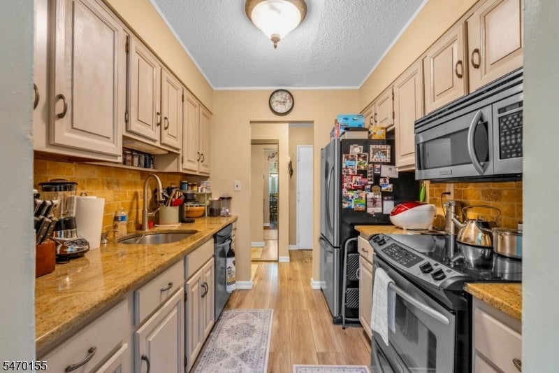 129 W 33Rd St A-2