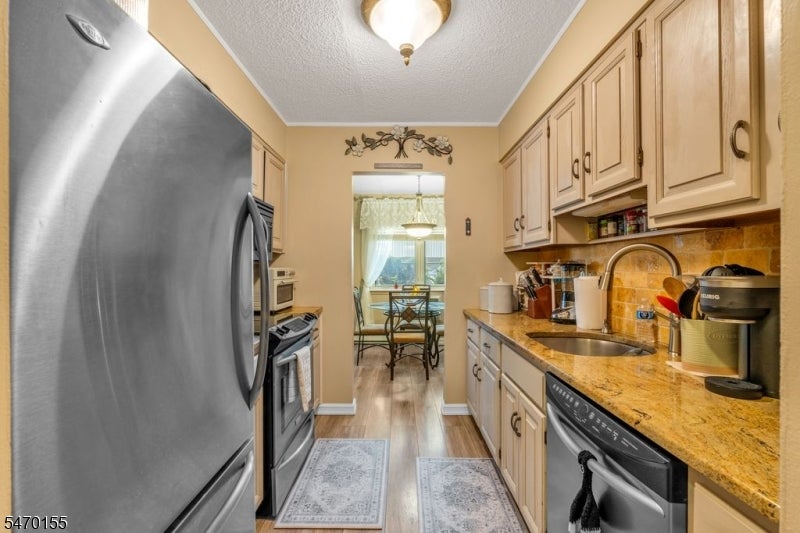 129 W 33Rd St A-2