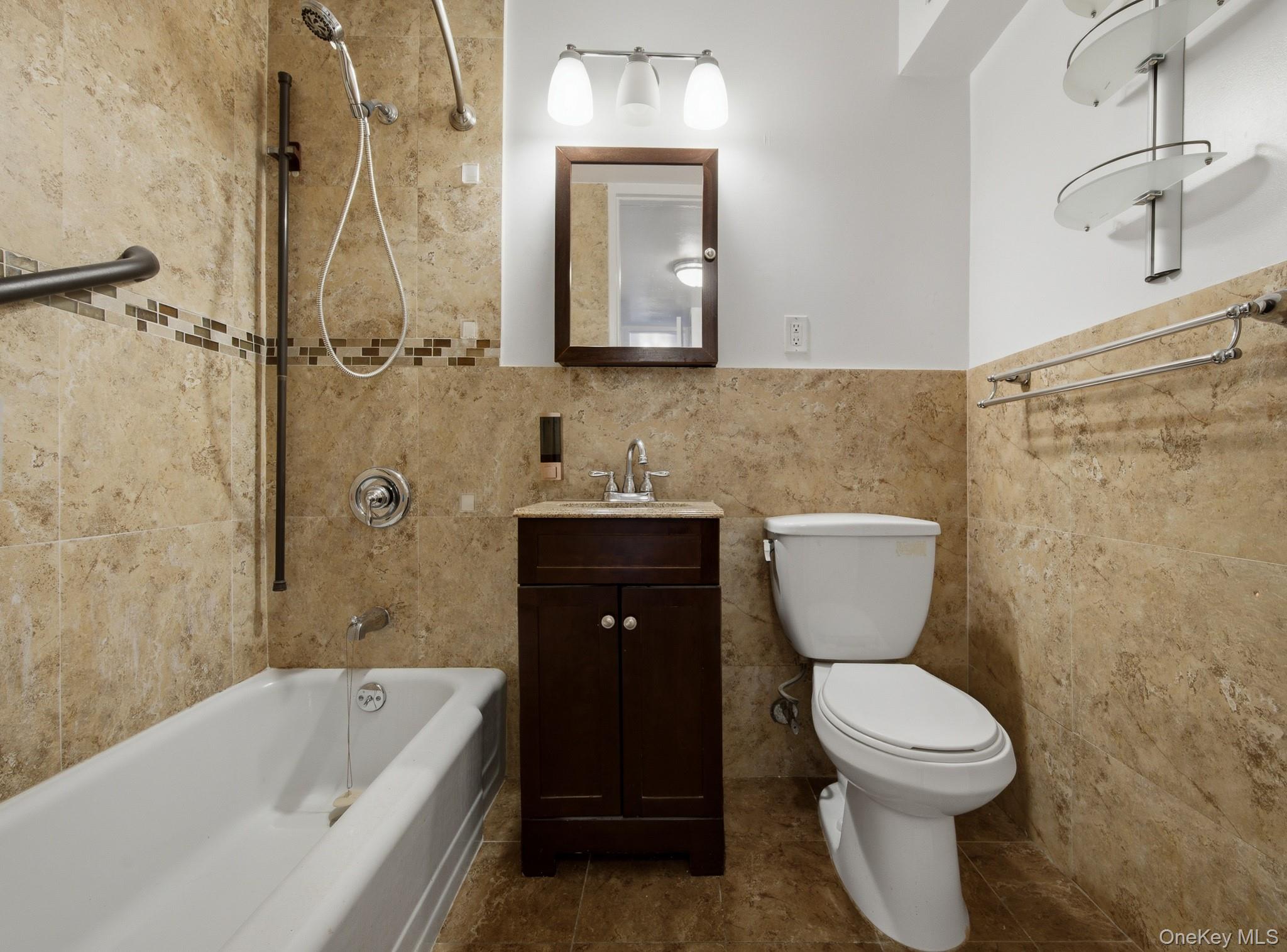 185 Hall Street Unit: 1717