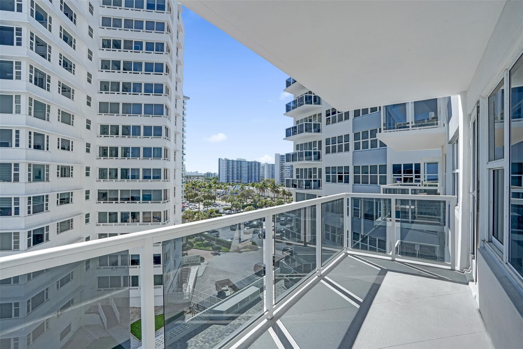3700 Galt Ocean Drive 607