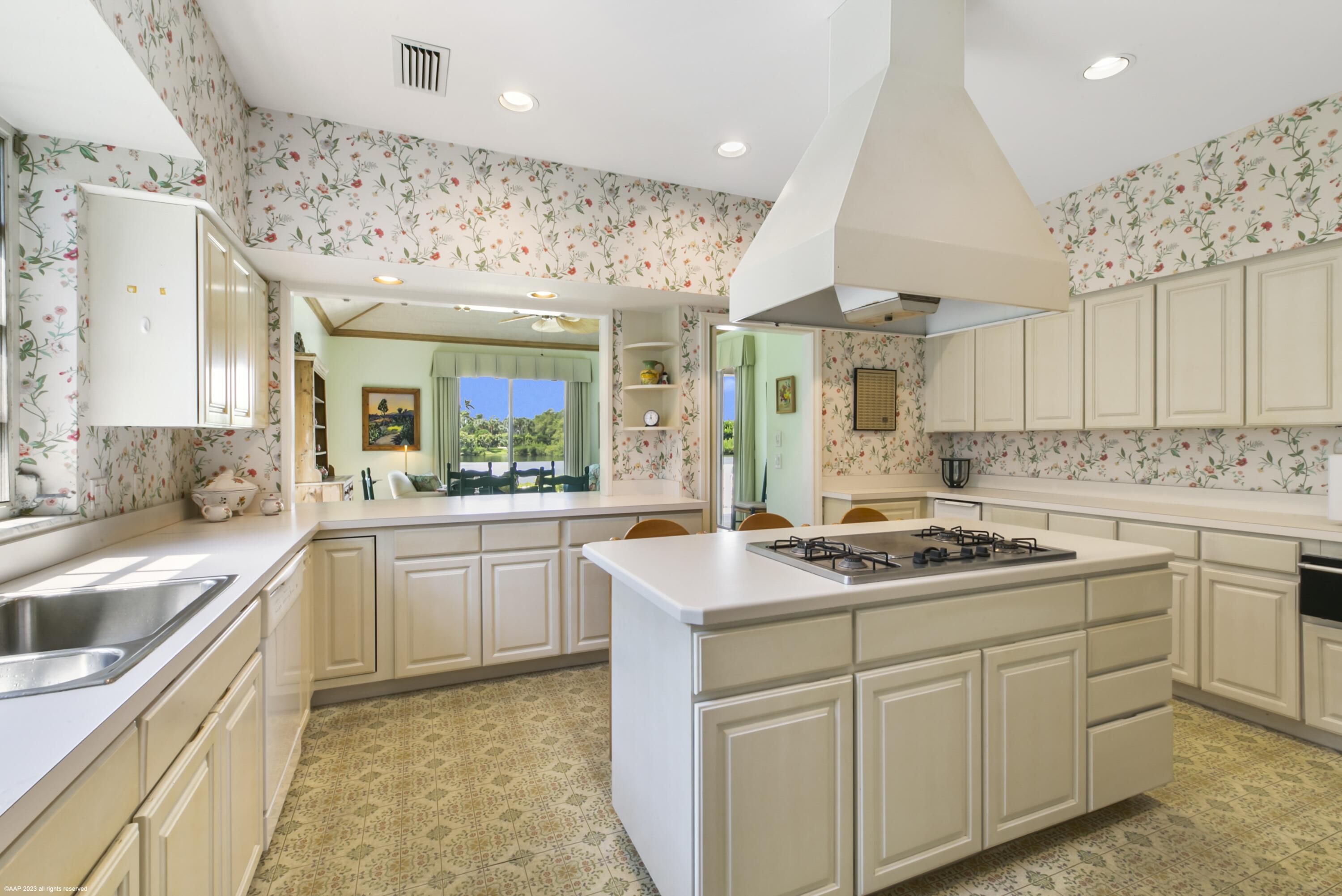 4 Bassett Creek Trail N