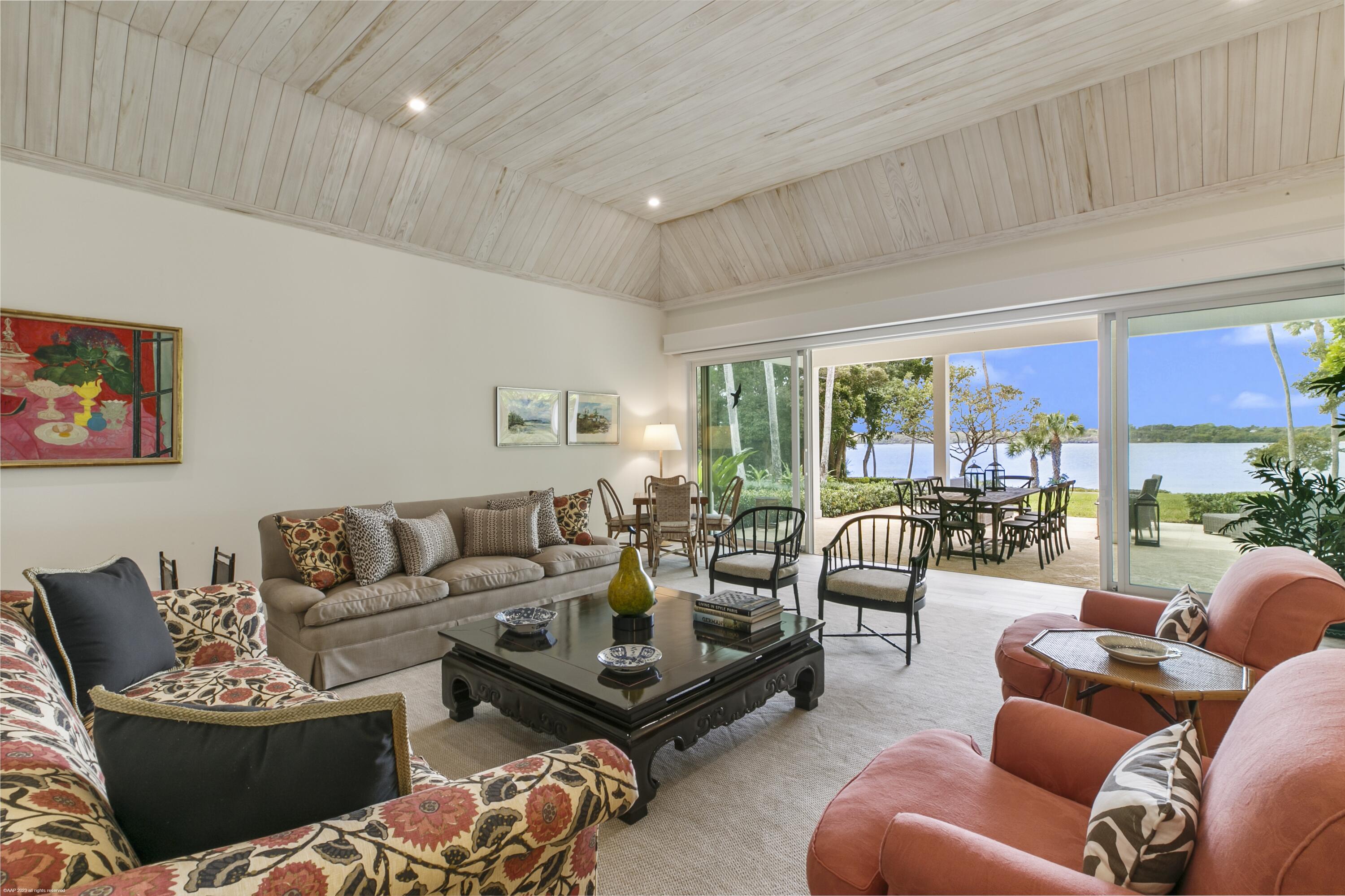 286 S Beach Road