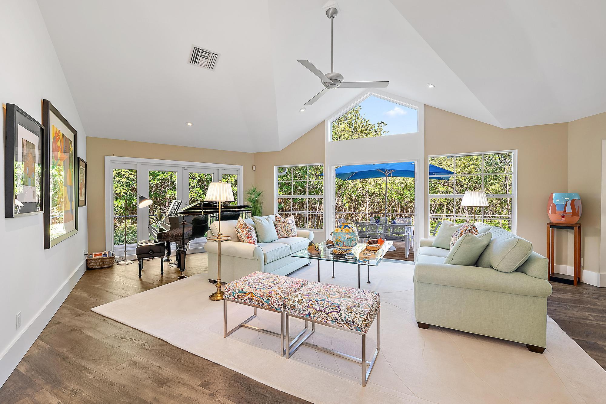 105 Harbor Way