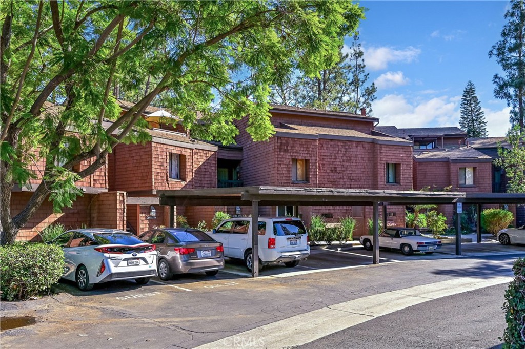 2756 Pine Creek