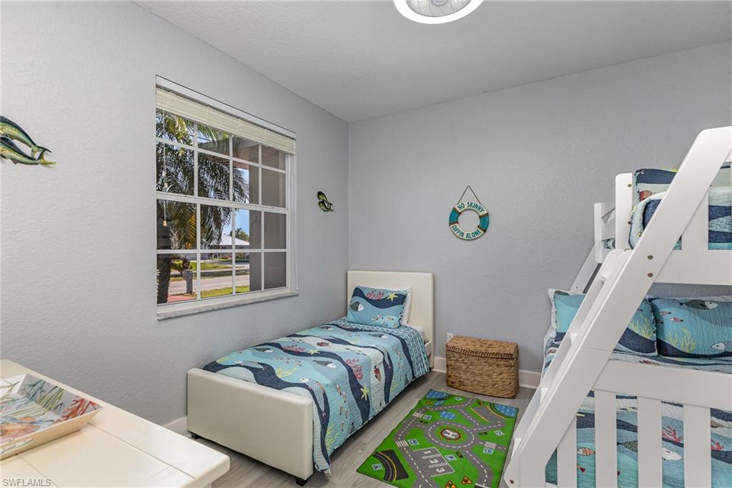 532 W Archer PKWY