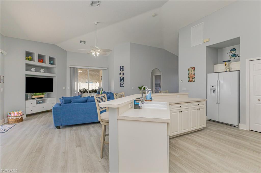 532 W Archer PKWY