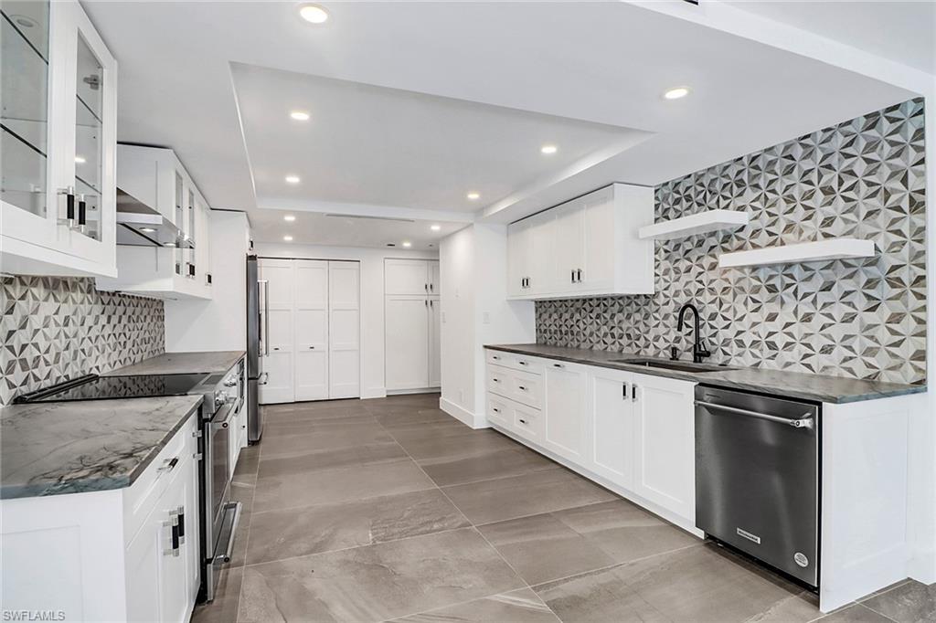 4451 Gulf Shore BLVD N # 203