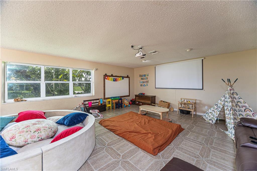 339 Delaware RD