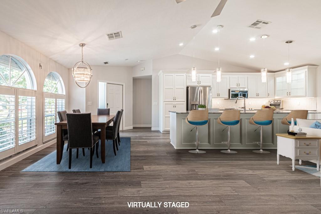 990 Valley DR E