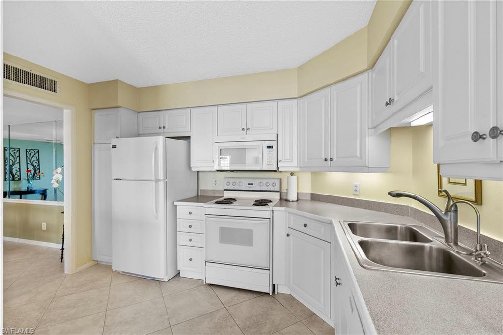 4005 Gulf Shore BLVD N # 807