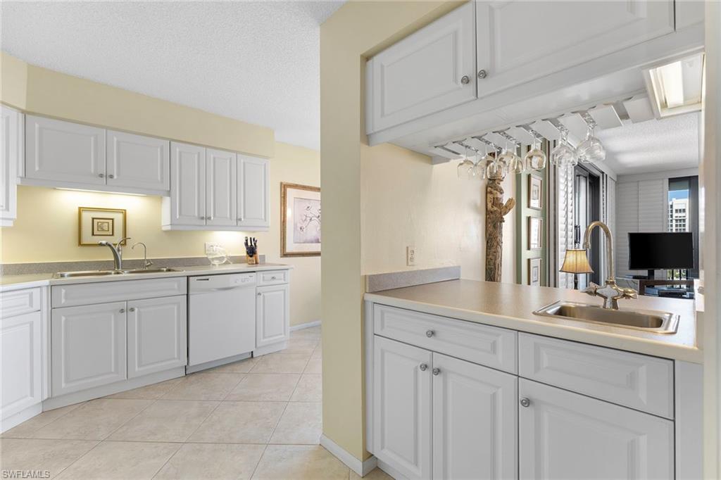 4005 Gulf Shore BLVD N # 807