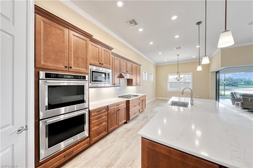 8946 Bahama Swallow WAY