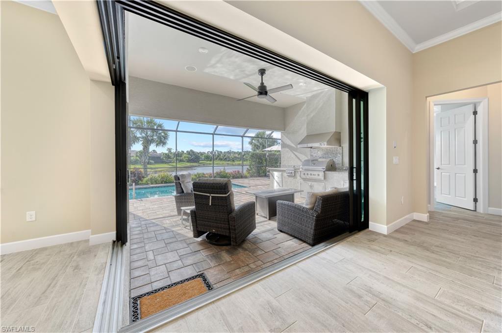 8946 Bahama Swallow WAY