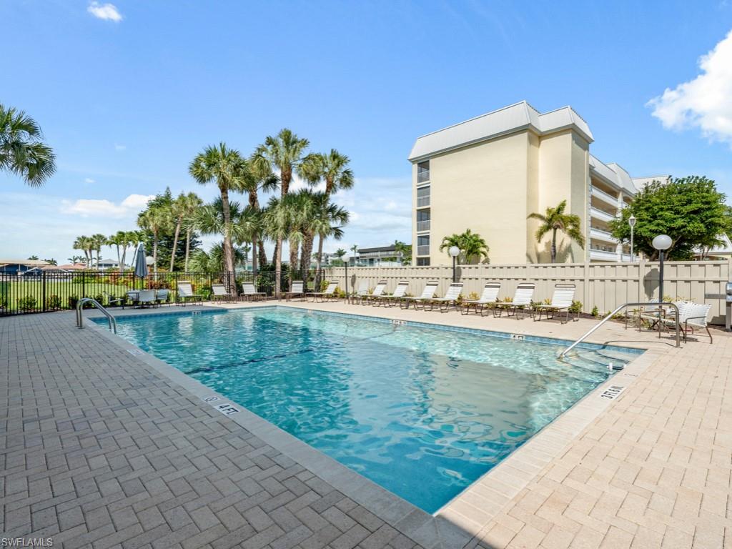 961 Swallow AVE # 304