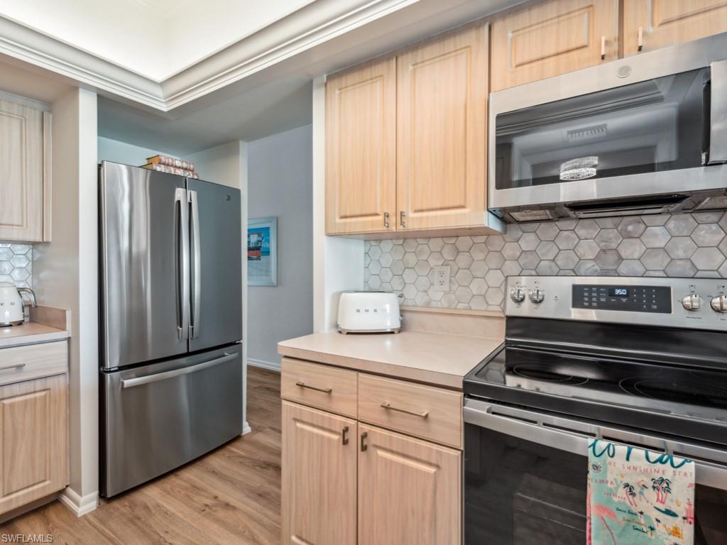 961 Swallow AVE # 304