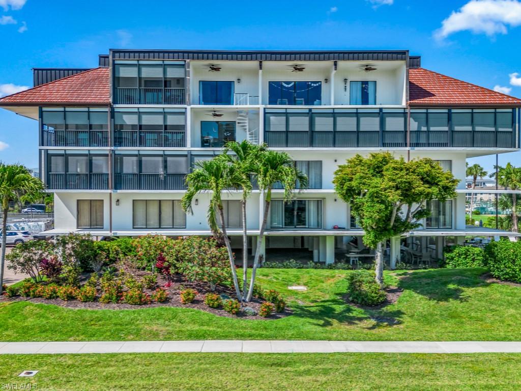 961 Swallow AVE # 304