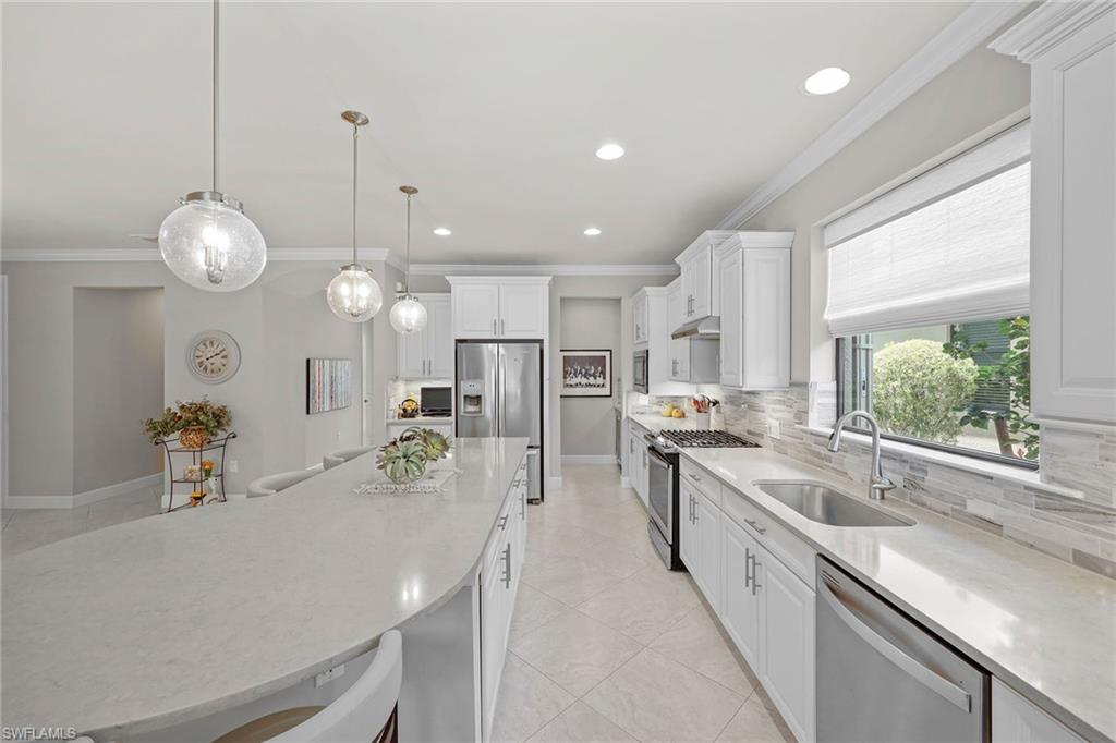 7554 Blackberry DR
