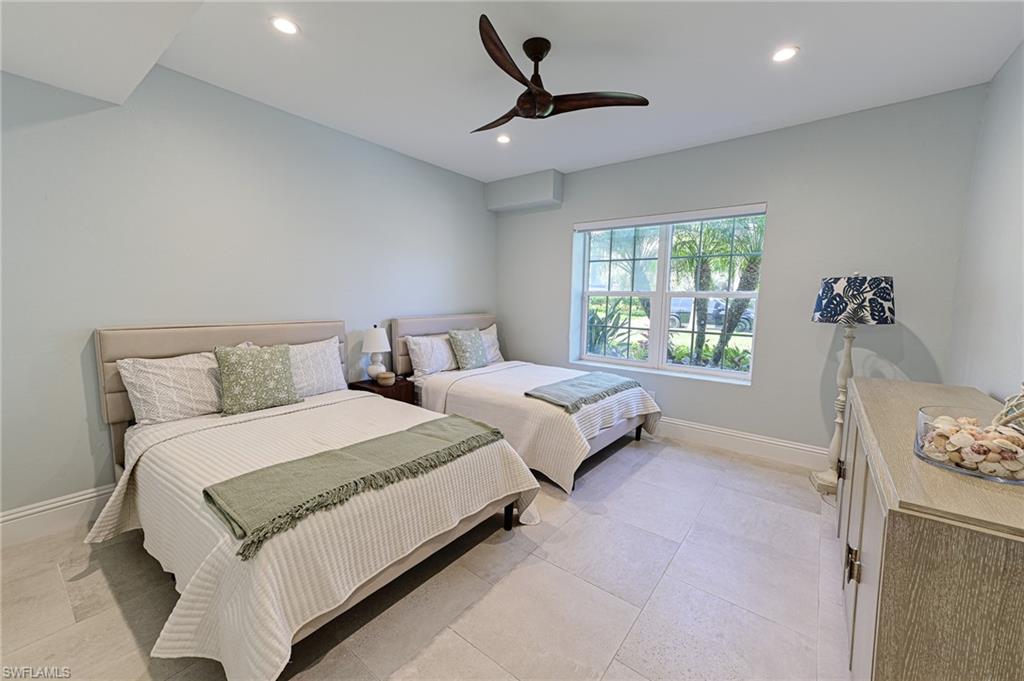 196 Topanga DR