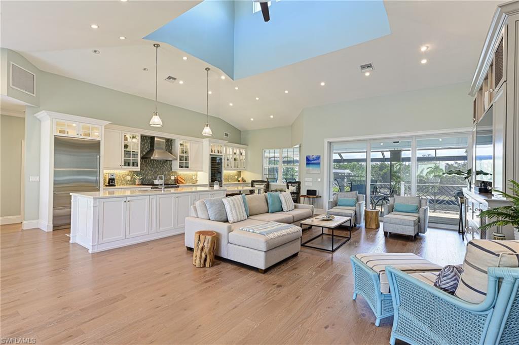 196 Topanga DR