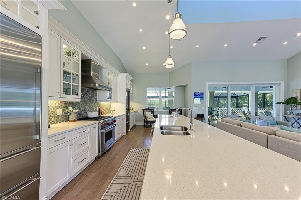 196 Topanga DR