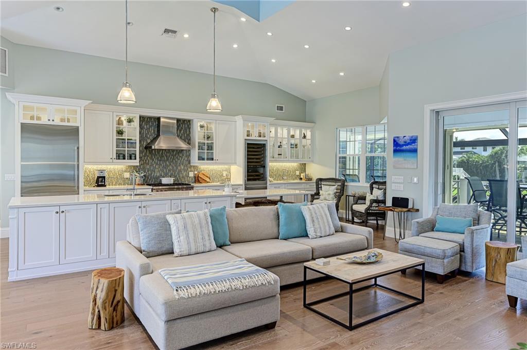 196 Topanga DR
