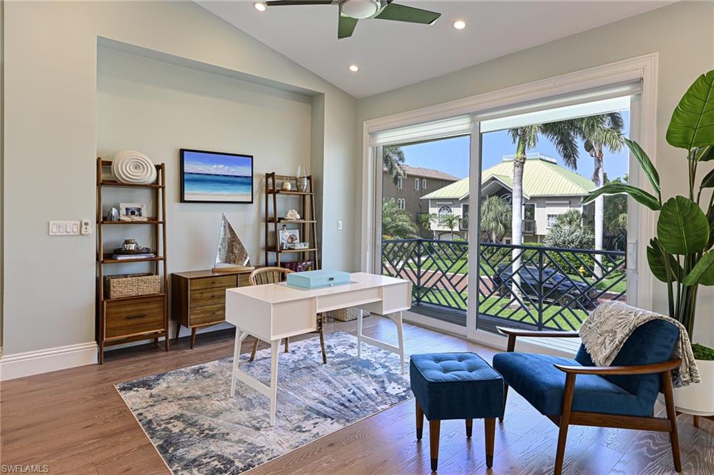 196 Topanga DR