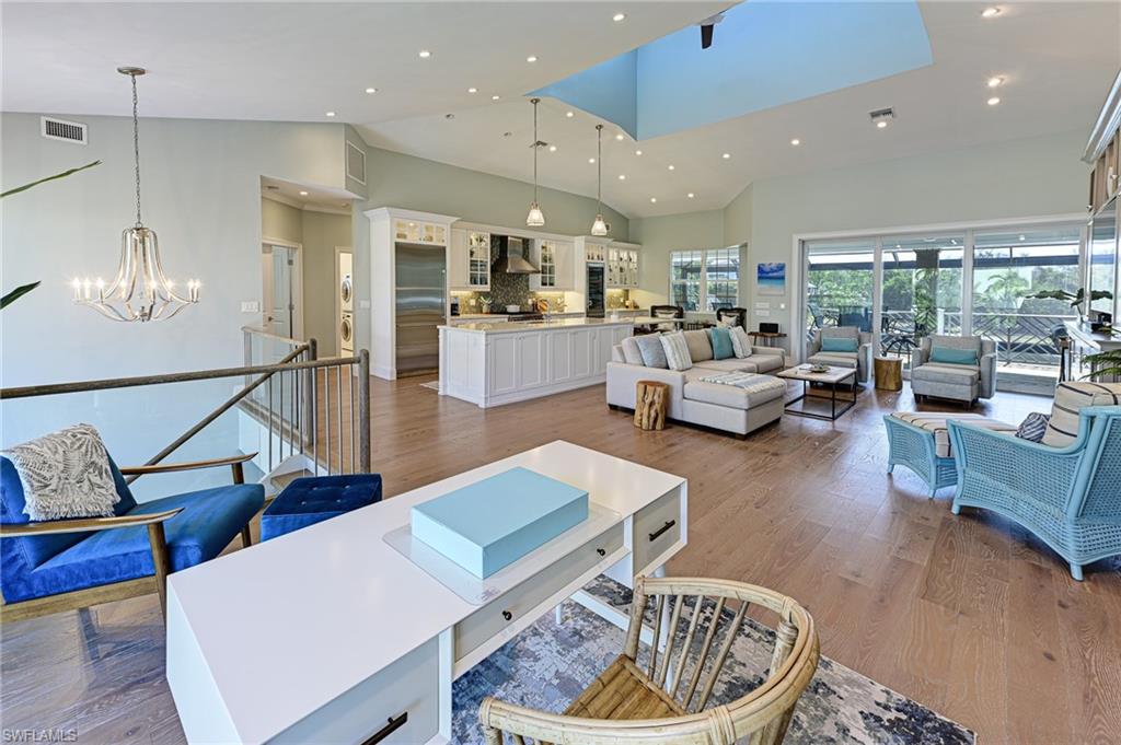 196 Topanga DR