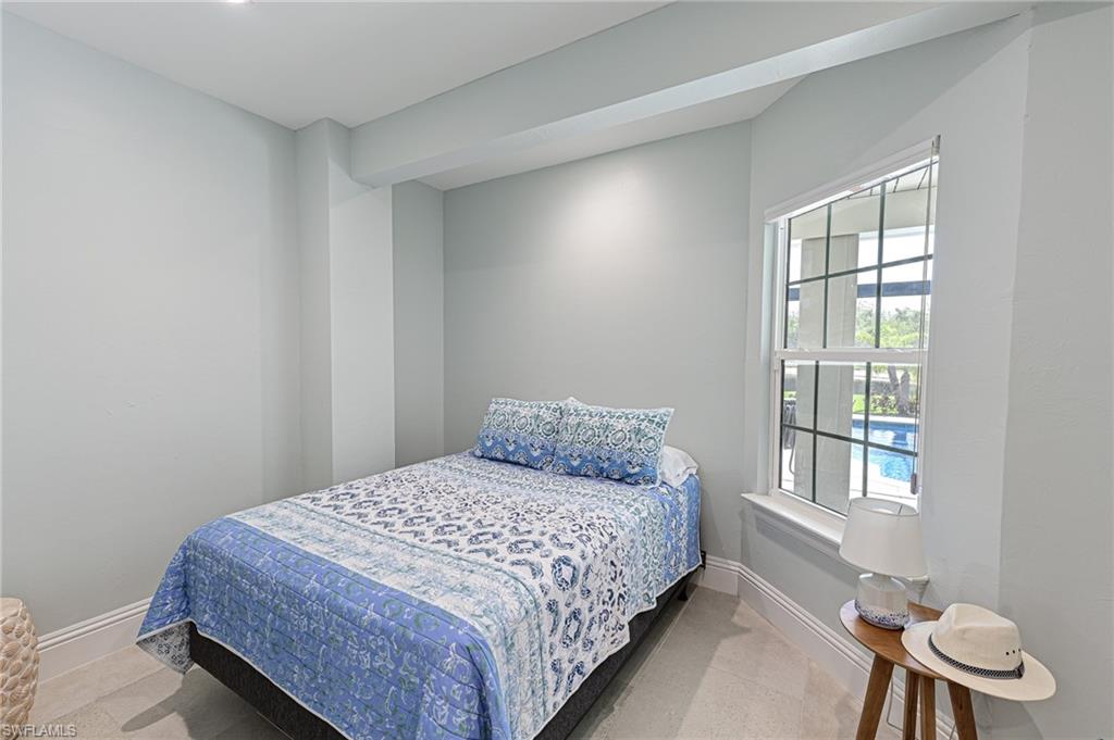 196 Topanga DR