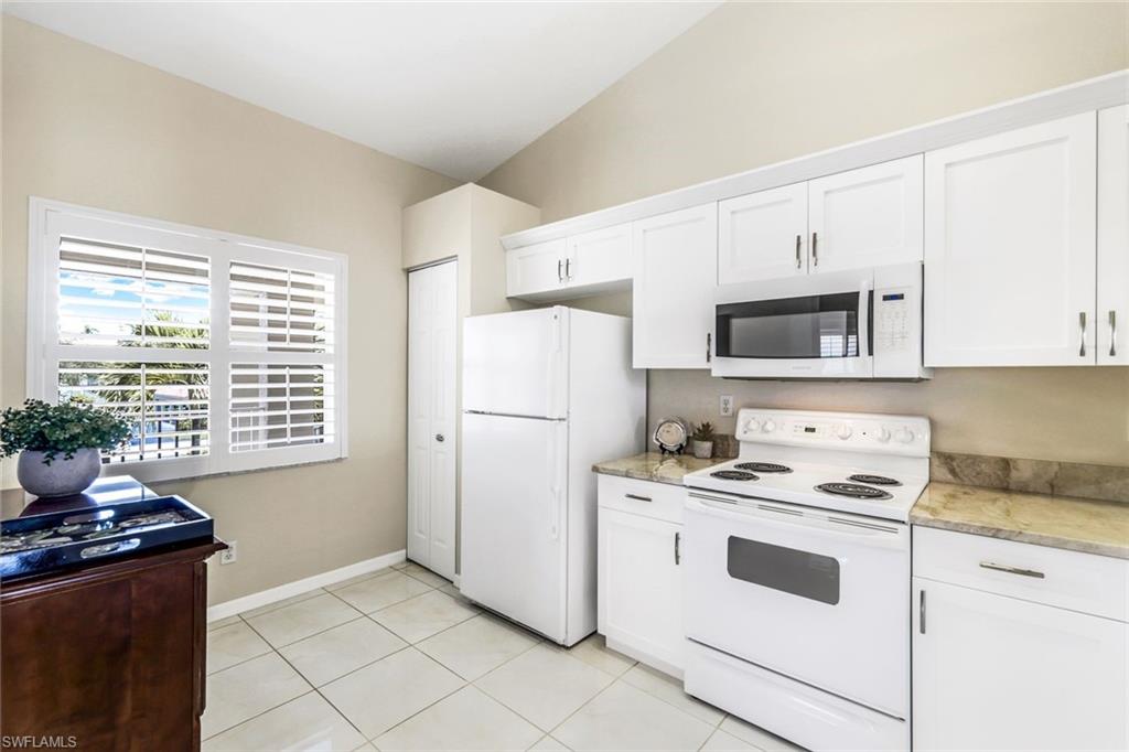 6660 Huntington Lakes CIR # 204