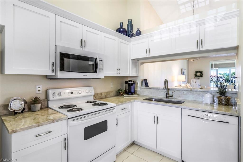 6660 Huntington Lakes CIR # 204