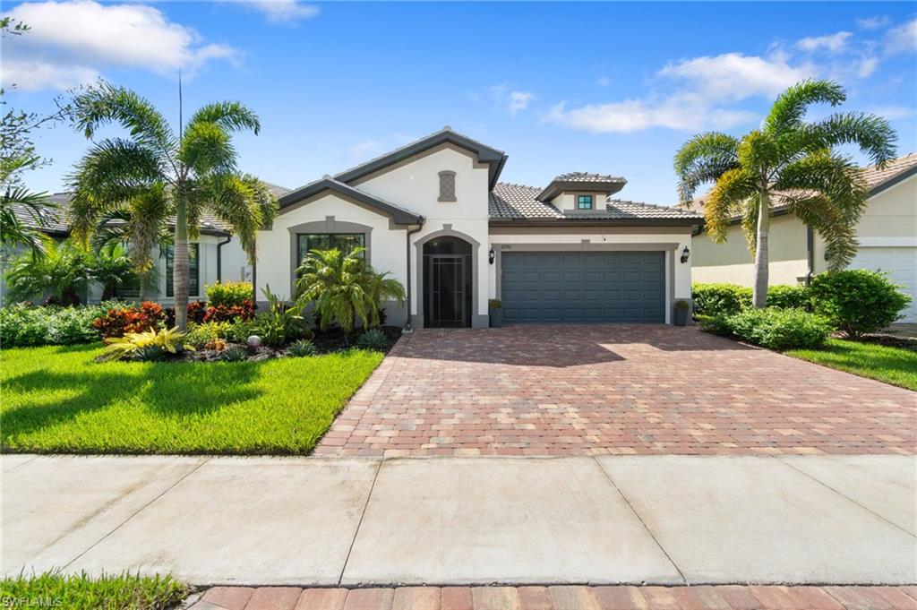 6792 Bromeliad DR