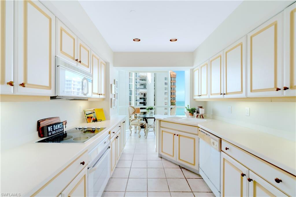 4255 Gulf Shore BLVD N # 1205
