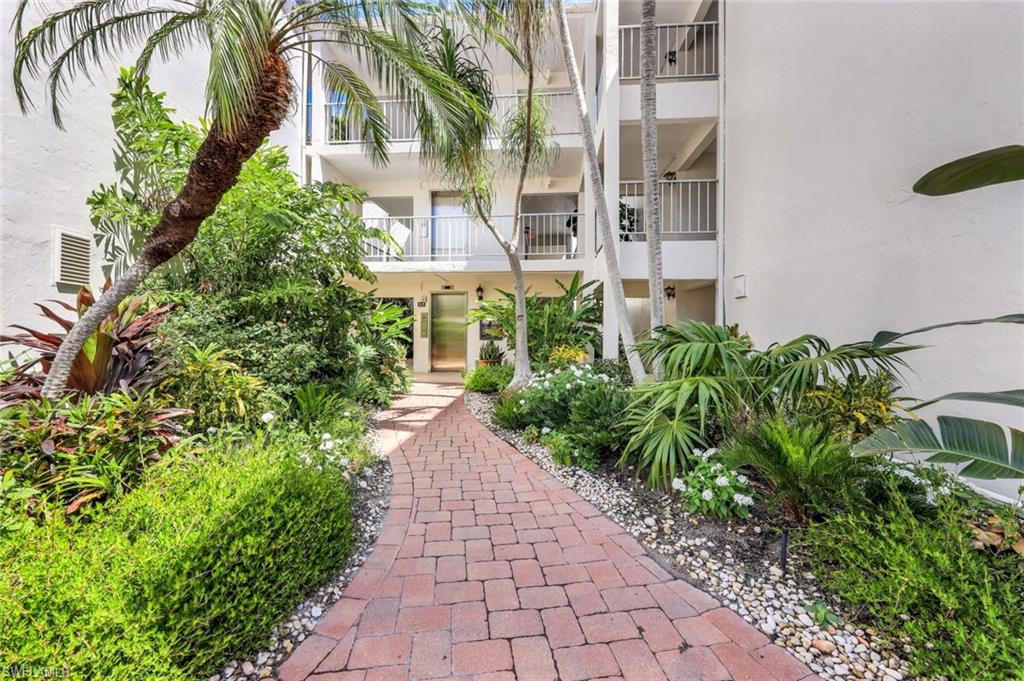 1930 Gulf Shore BLVD N # D202