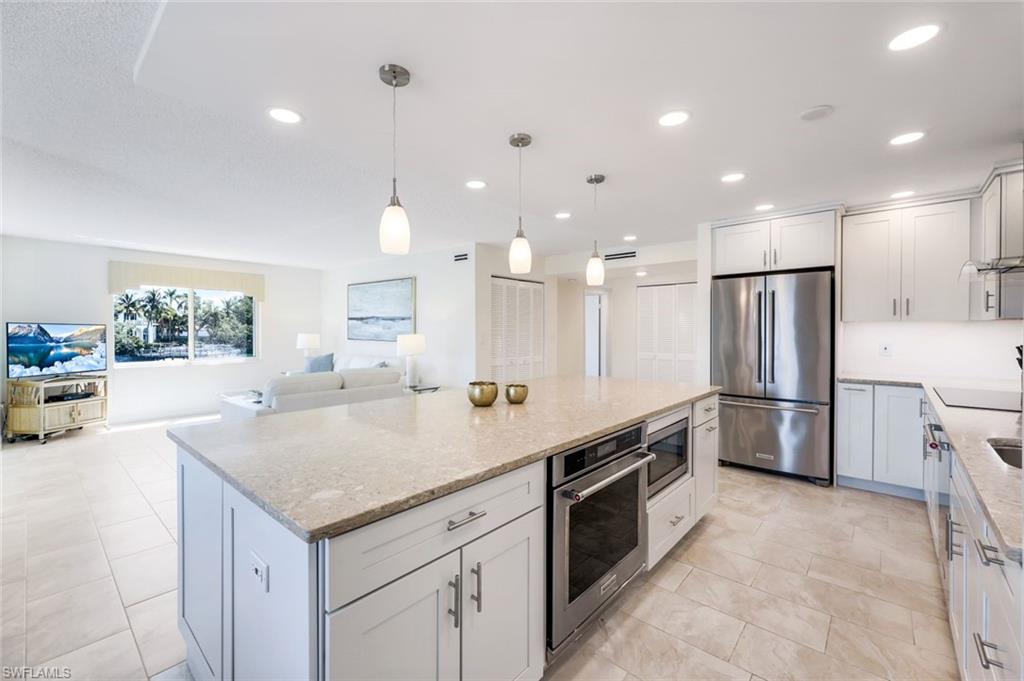 1930 Gulf Shore BLVD N # D202
